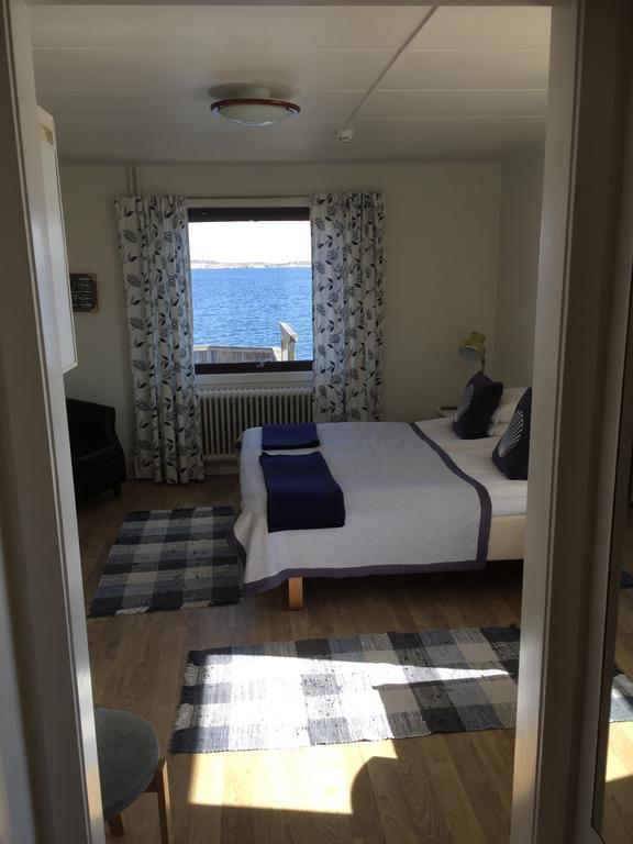 Hotell Fisketangen Kungshamn Room photo
