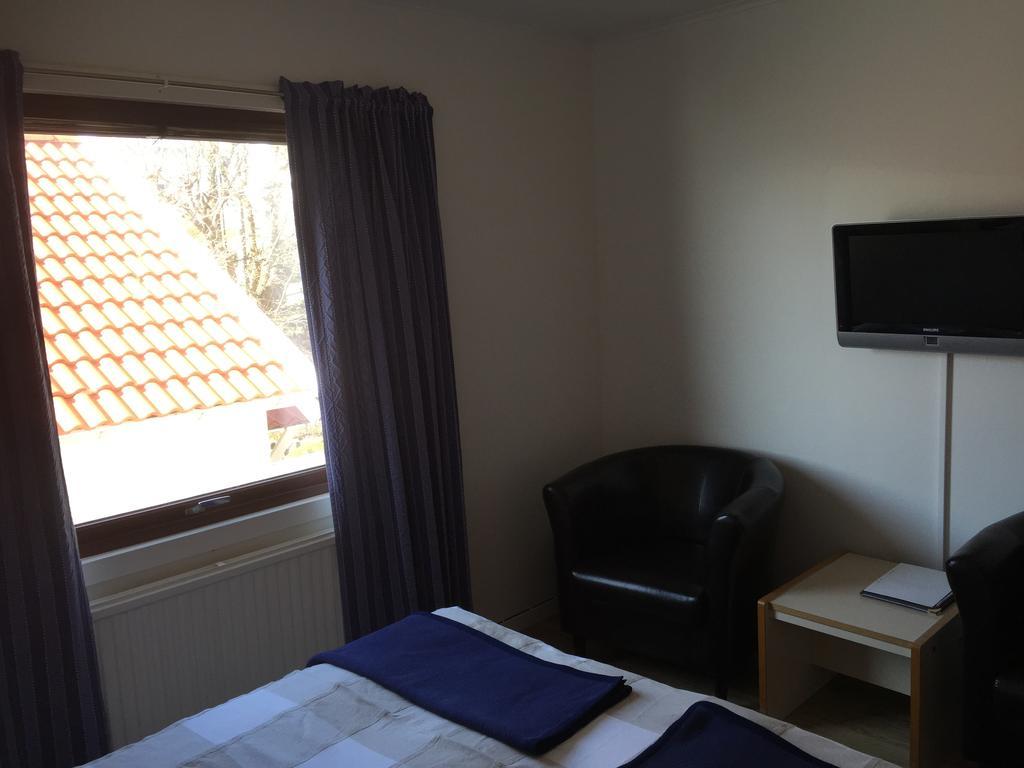 Hotell Fisketangen Kungshamn Room photo
